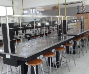 MESA DE PREPARACION Y DEMOSTRACION PARA MAESTRO